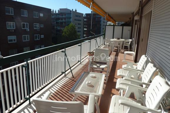 terraza soleada piso venta cerca turo parc barcelona