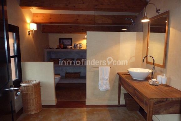 Inmofinders casas de lujo Costa Brava en Baix Empordà como esta con baño completo