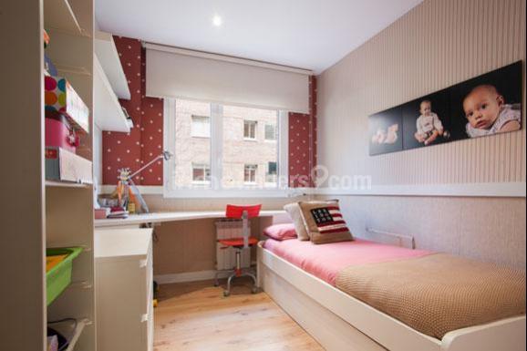 Inmofinders pisos en venta zona Turo Park Barcelona como este con habitación de niños exterior