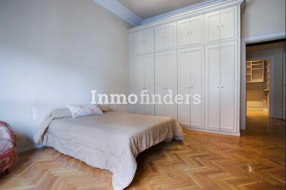 Piso en venta en Galvany Barcelona con habitacion tipo suite
