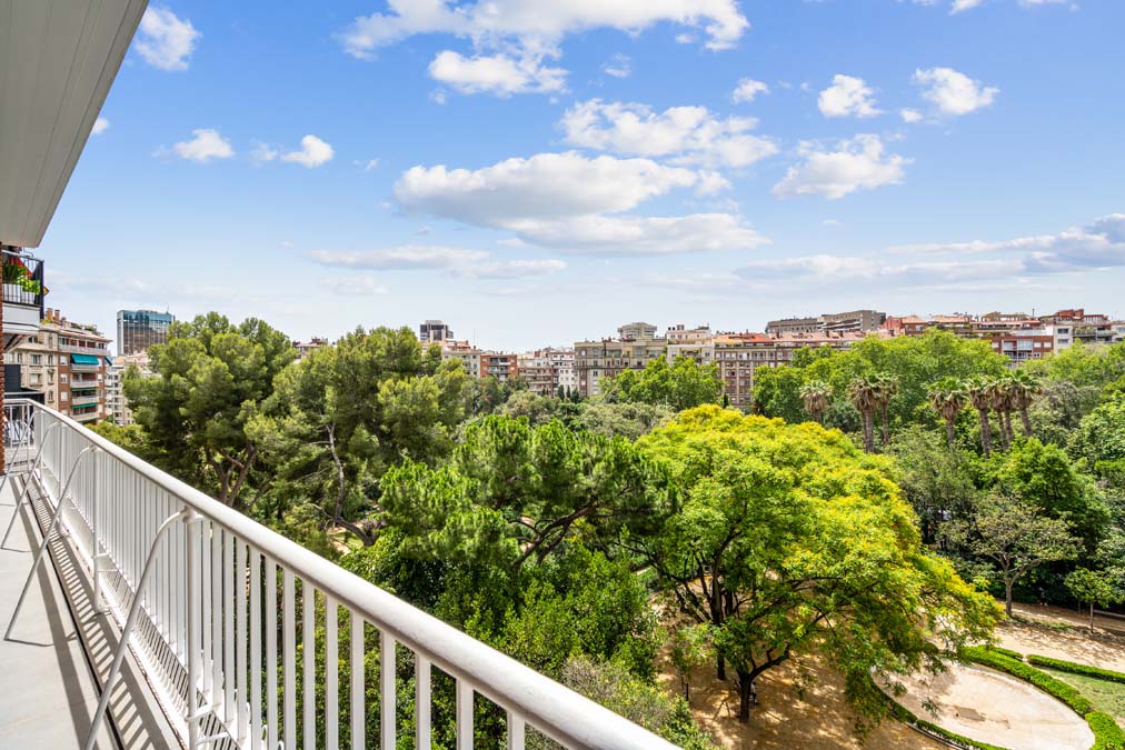 Vista terraza piso venta TurÃ³ Park Barcelona