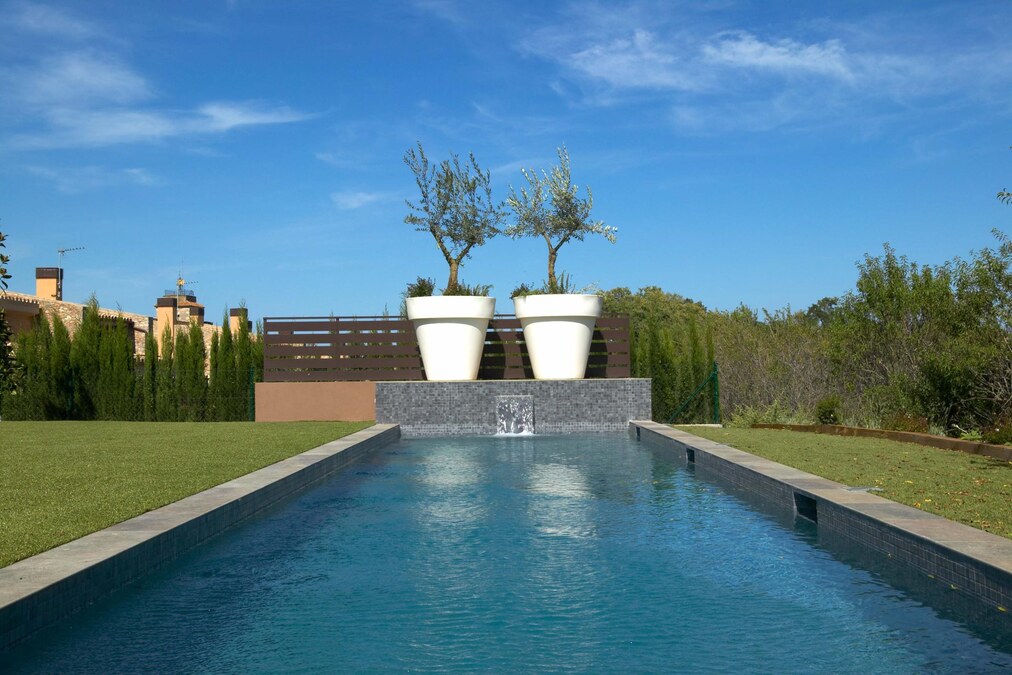 detalle cascada piscina casa venta Torrent, Baix Empordà